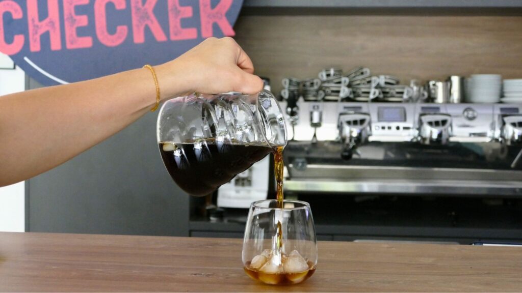 Flash Brew "On Ice" servieren